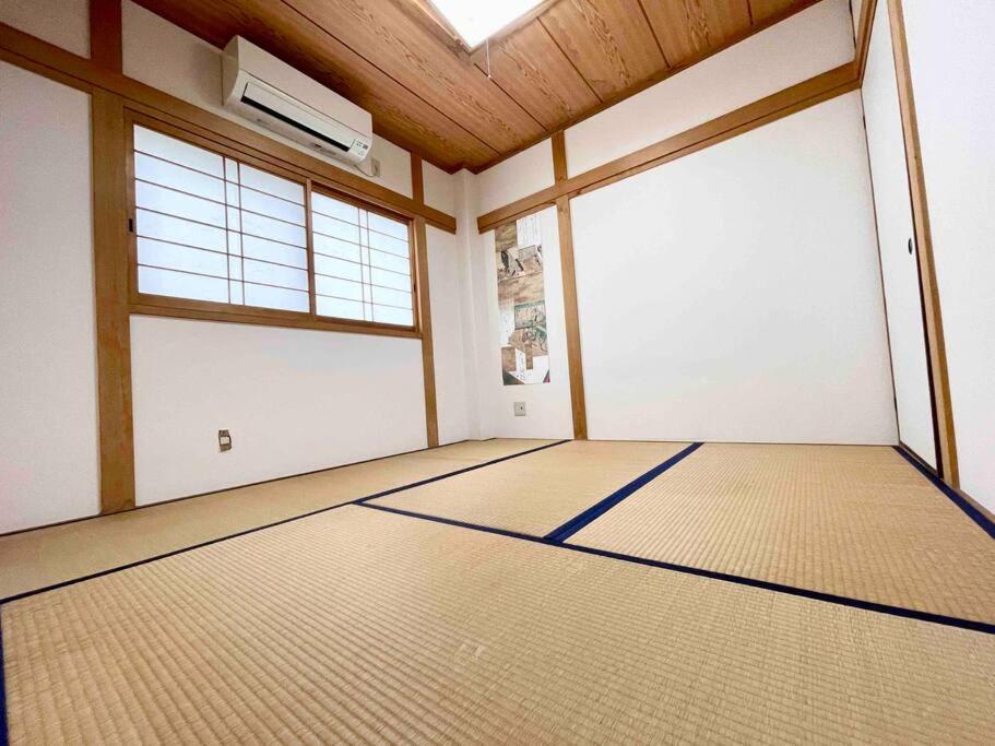 大阪鶴橋駅徒歩2分 トイレ浴室複数あり3階建て一軒家車庫付き公寓 外观 照片